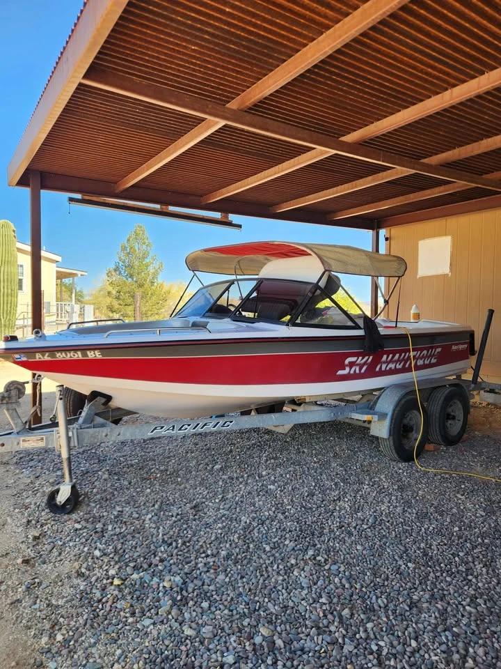 1993 ski nautique Closed Bow