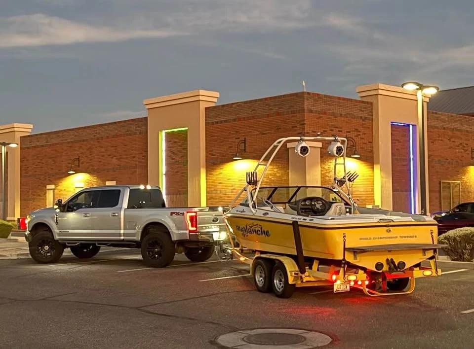 2002 Centurion Avalanche V-Drive Boat