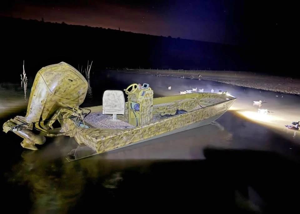 1981 Thunder Jet Hunting boat
