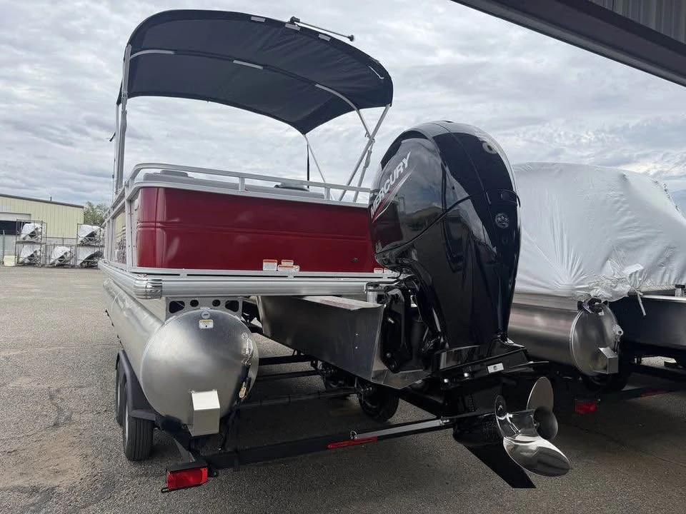 2026 Party Barge 22 DLX 22 DLX