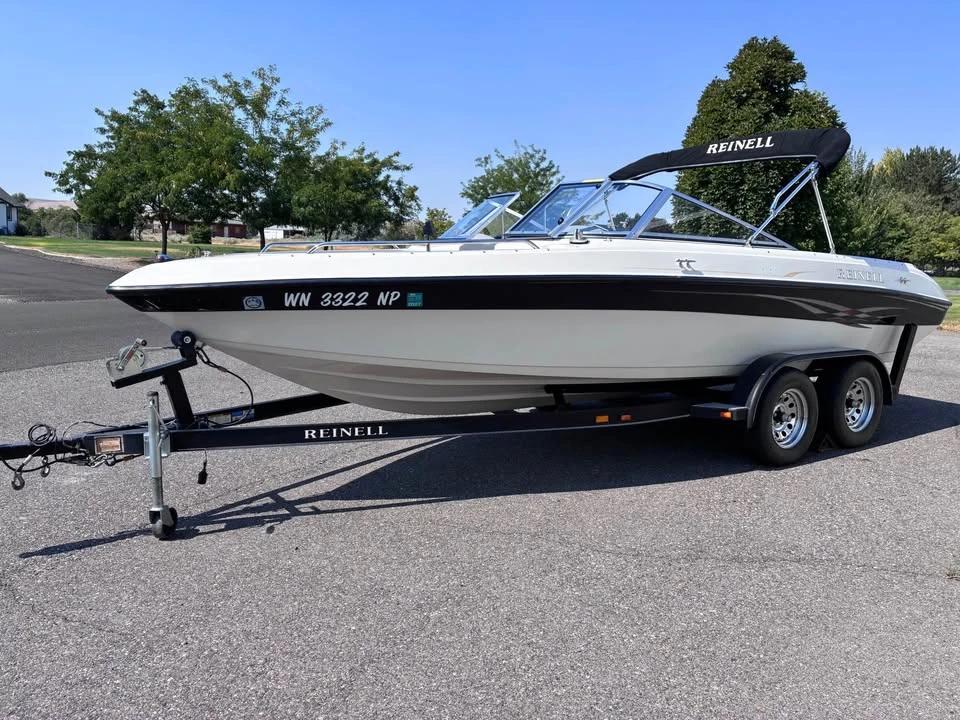 2005 Reinell 204FNS