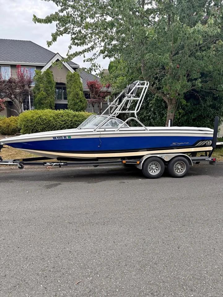 2001 Supra Ski Wakeboard Boat