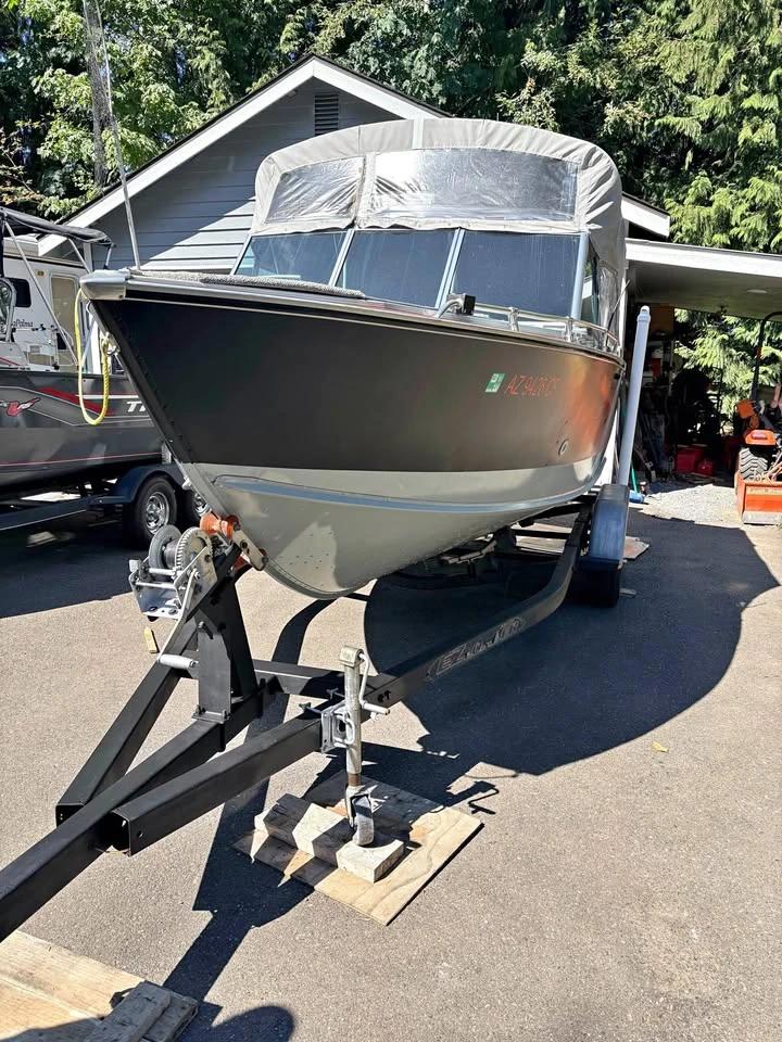 1990 Lund 21' Aluminum Deep Vee open bow Lund Baron 2100