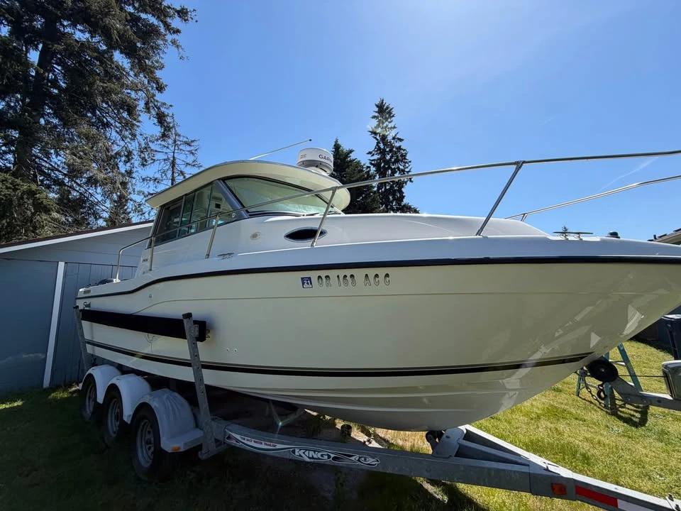 2002 Seaswirl striper Striper 2101 Center Console