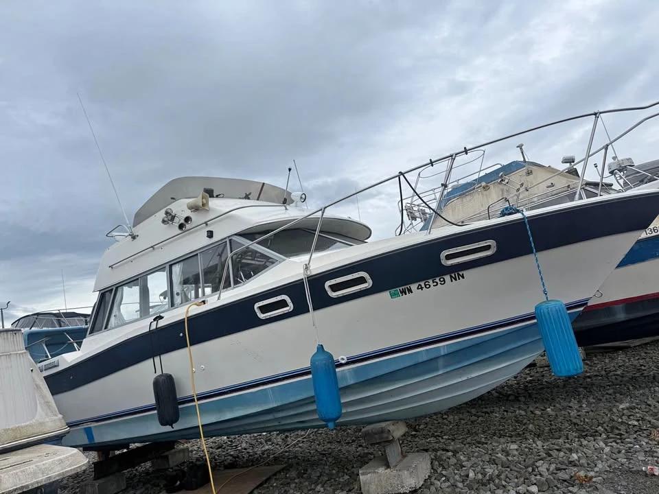 1984 rare twin engine bayliner 2850 command bayliner 2850 command
