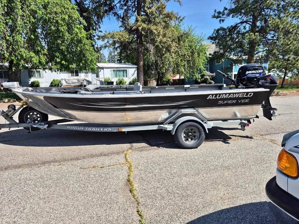2002 Alumaweld Super Vee Boat