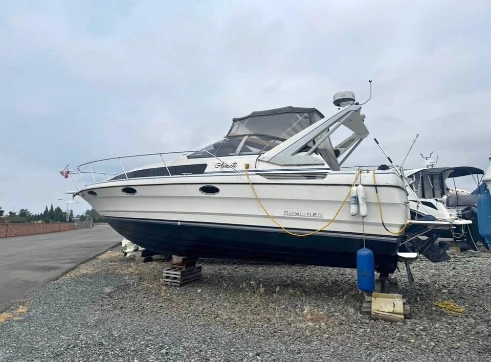 1990 Bayliner Avanti 2955 28ft 2955 Avanti Sunbridge