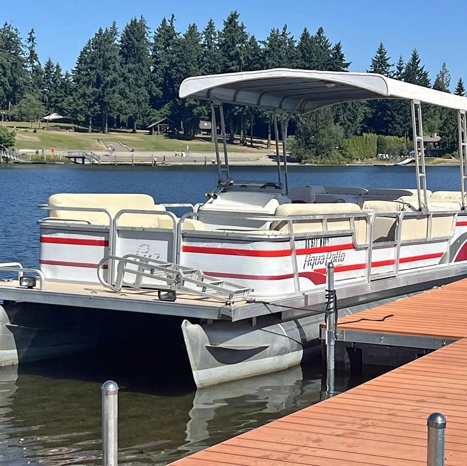 1996 Aqua Patio pontoon boat w/trailer 210 Executive