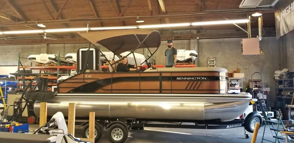 2023 Bennington 22 LSB 22 LSB