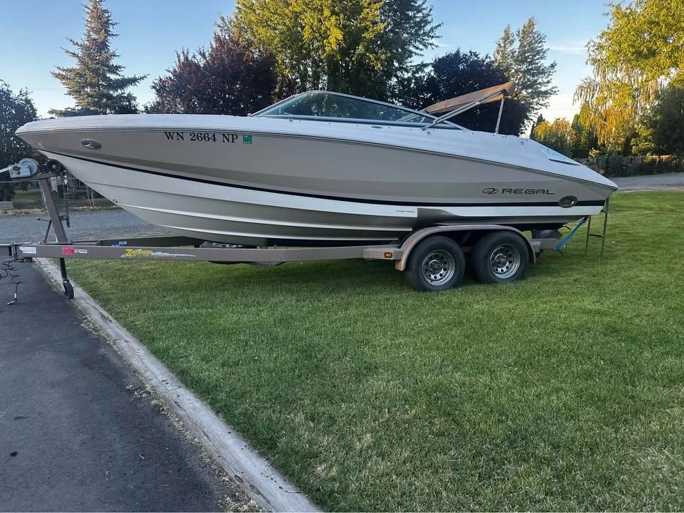 2005 2005 Regal 22’ runabout Regal 2200 Bowrider