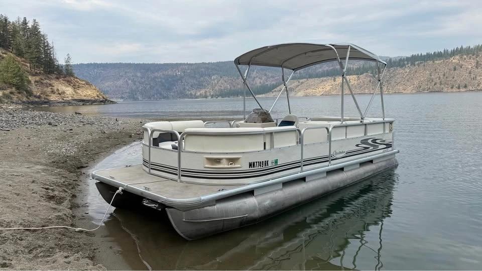2006 pontoon 20ft 60Hp Mercury 2006 Bentley 200 Cruise