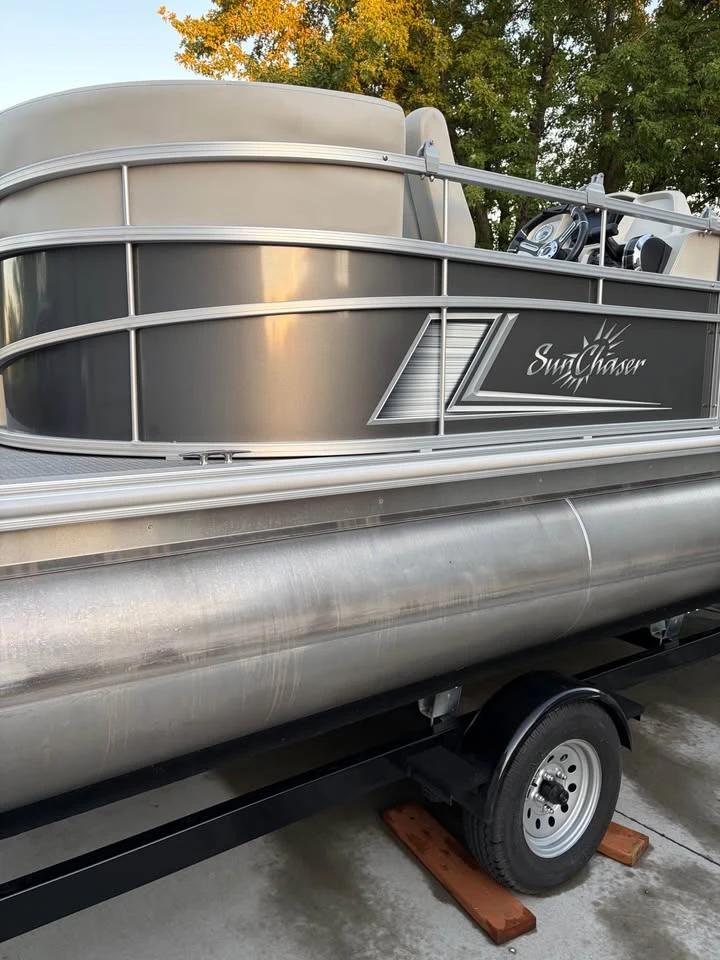 2024 SunChaser Pontoon Boat 18’ Vista SunChaser Vista 18 LR