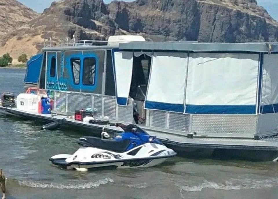 1991 1991 33 foot suntracker Party Cruiser