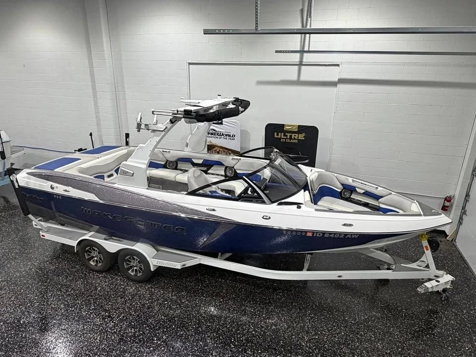 2016 Malibu 25 lsv