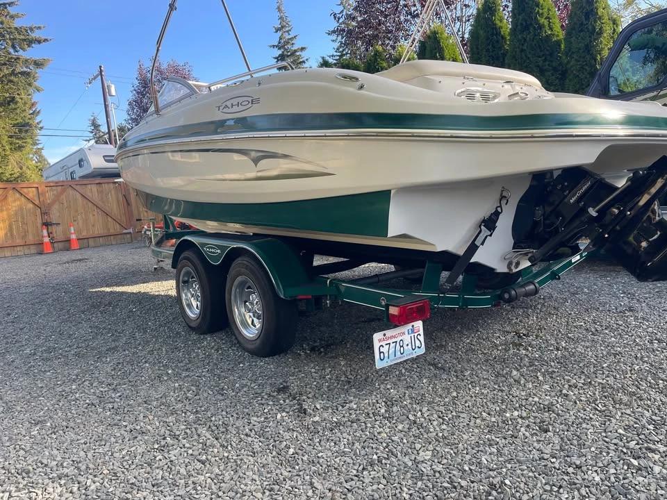 2007 Tahoe q8i bowrider
