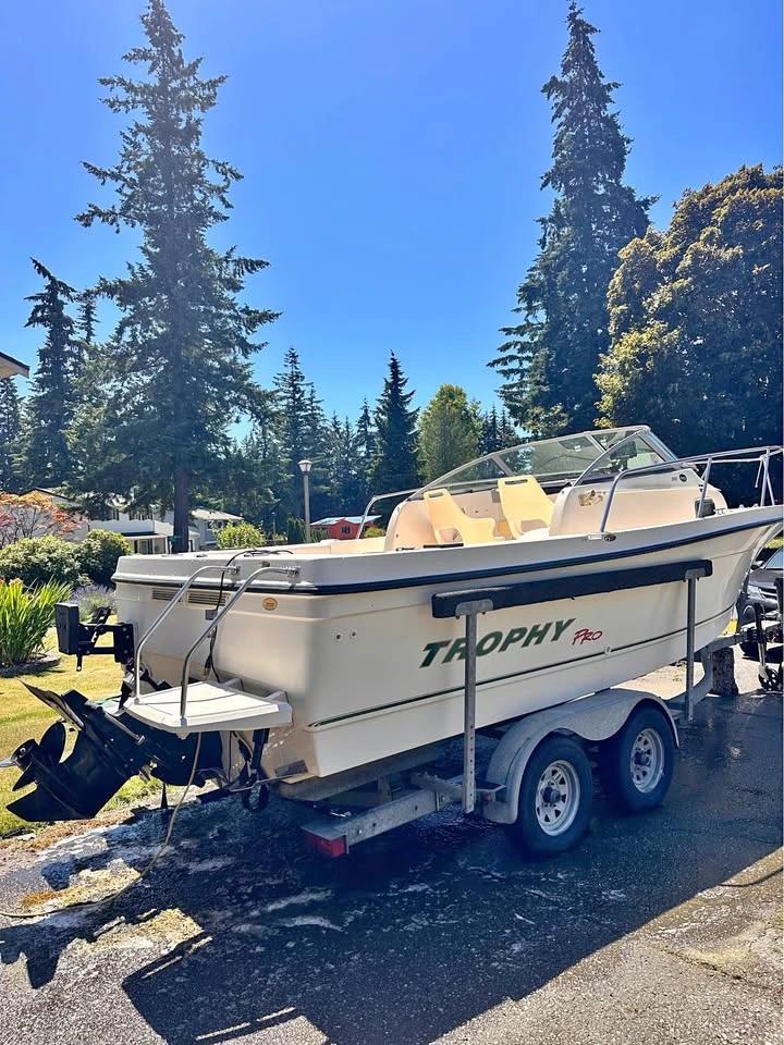 2002 Bayliner Trophy Pro 2052